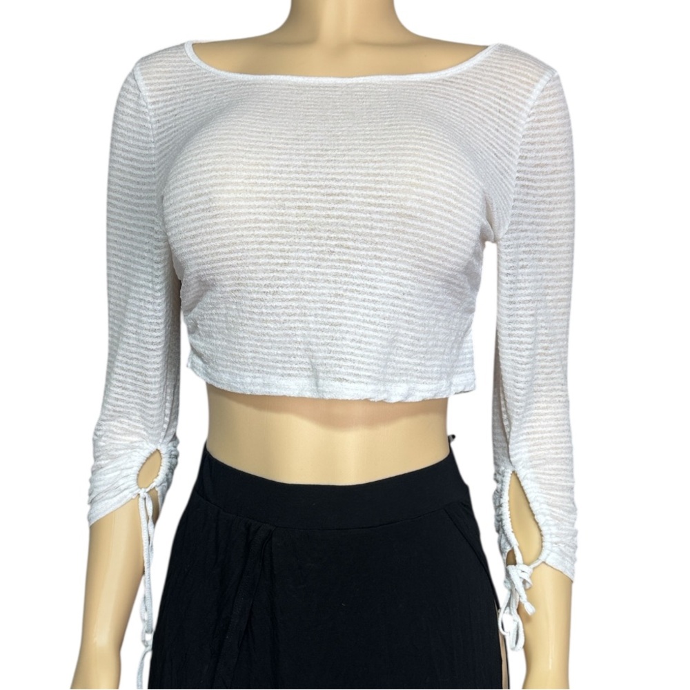 Storia White semi sheer Textured Crop Blouse Sz L